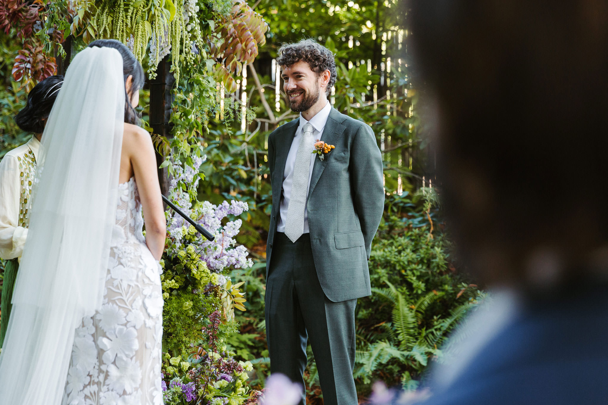 OUTDOOR ART CLUB MILL VALLEY WEDDING 12 outdoor art club mill valley ceremony groom