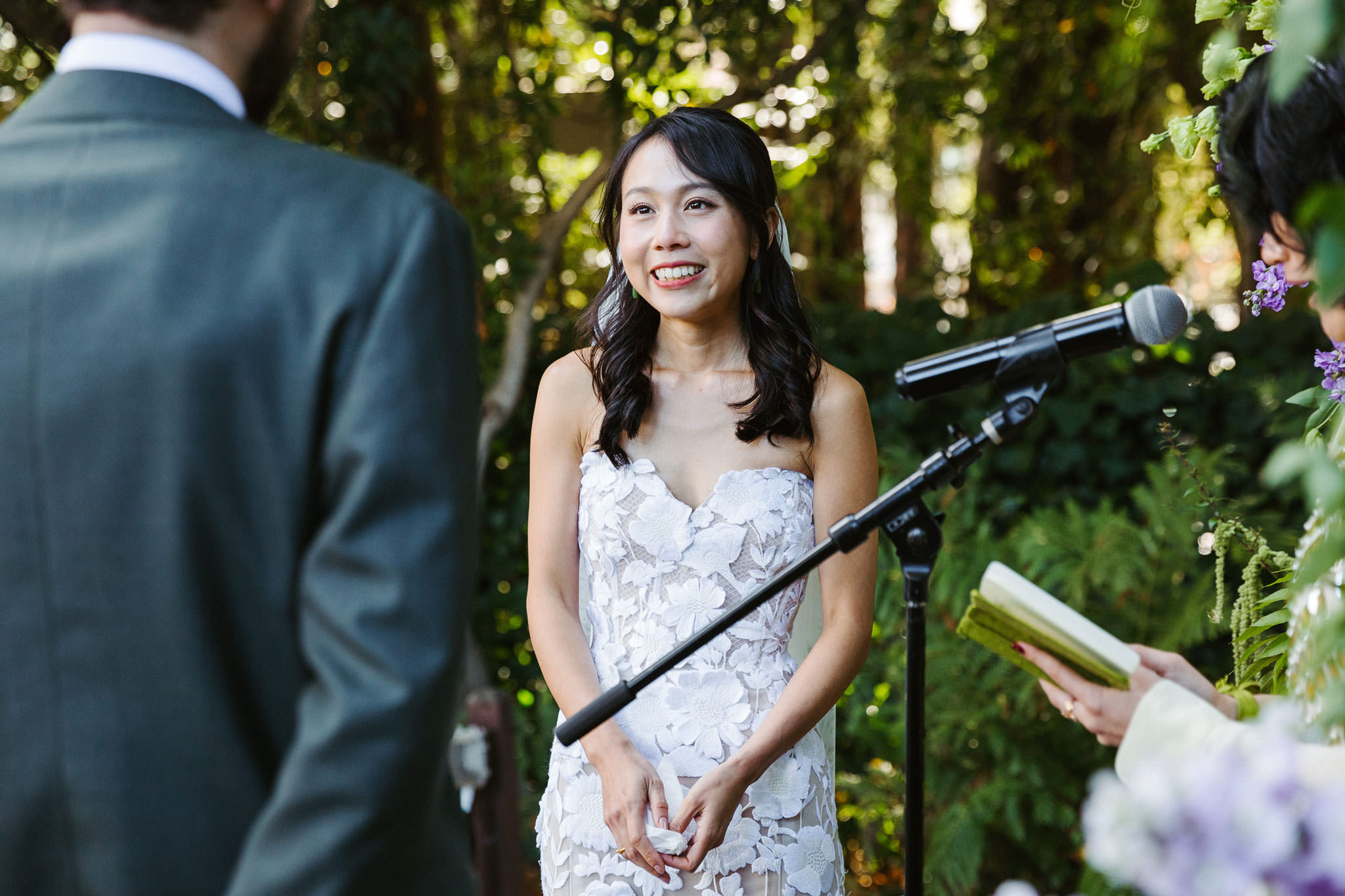 OUTDOOR ART CLUB MILL VALLEY WEDDING 11 outdoor art club mill valley ceremony bride