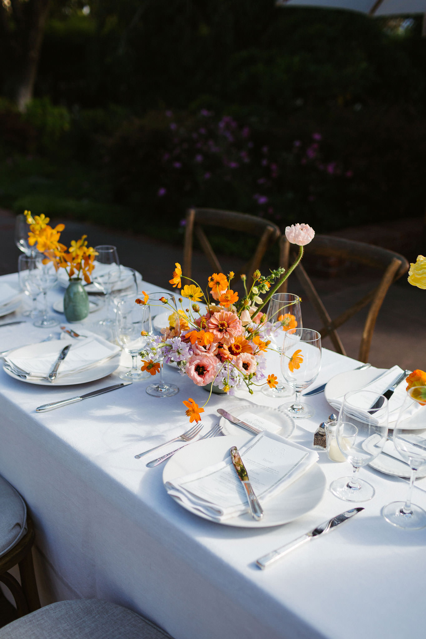 OUTDOOR ART CLUB MILL VALLEY WEDDING 20 outdoor art club wedding reception sun porch table detail