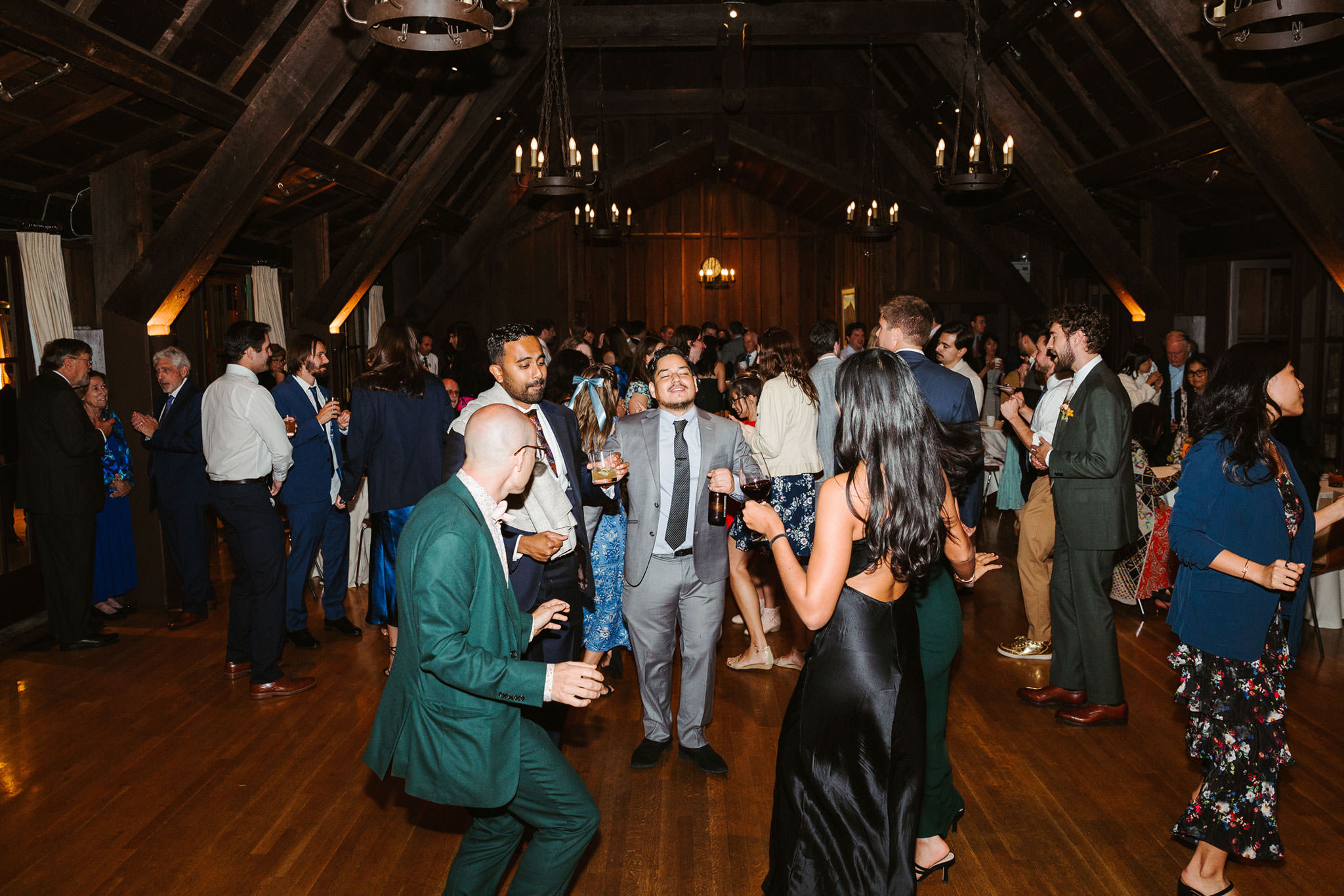 OUTDOOR ART CLUB MILL VALLEY WEDDING 21 outdoor art club wedding historic clubhouse dance party