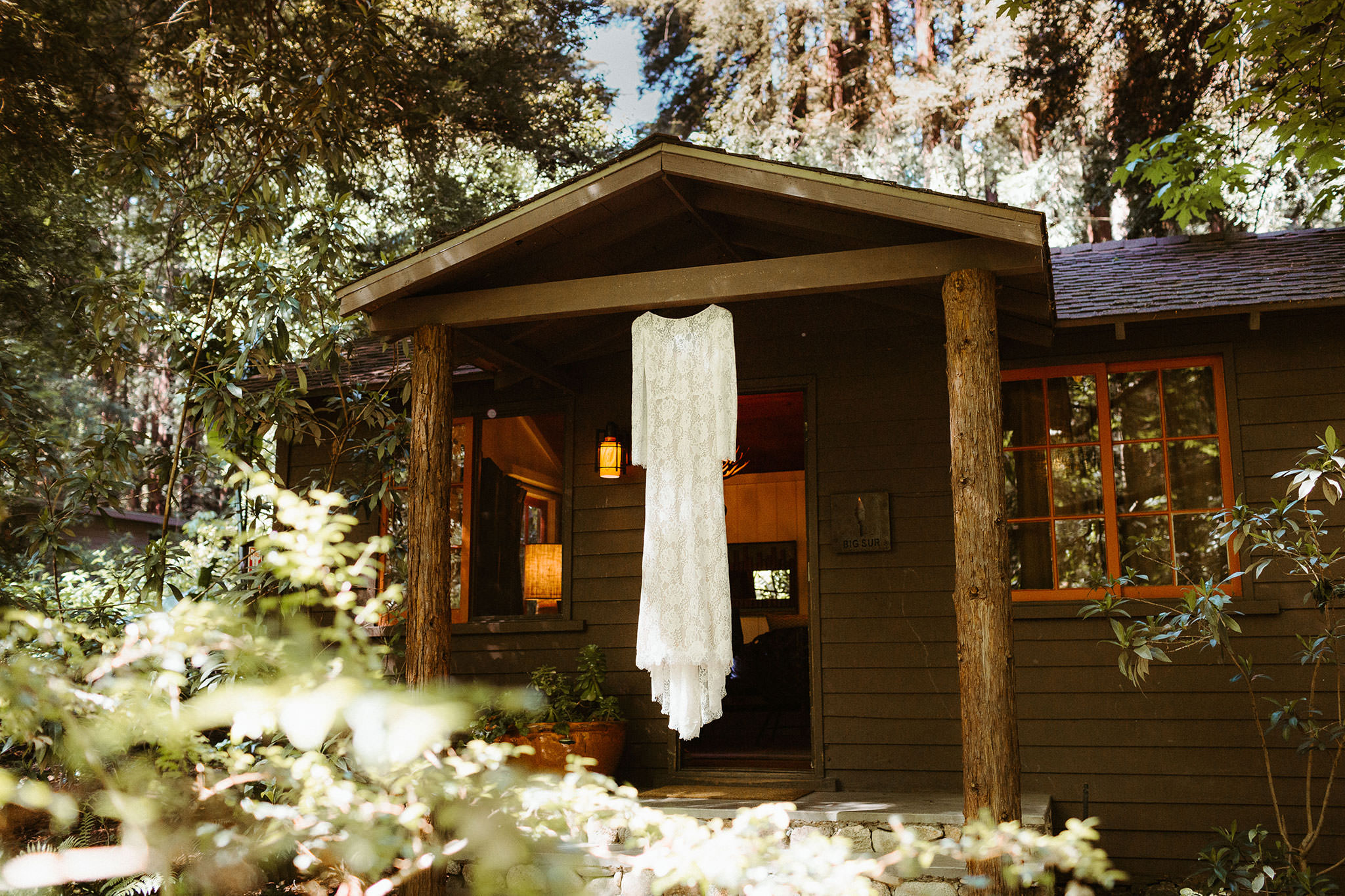 GLEN OAKS BIG SUR ELOPEMENT | THE HENDRYS PHOTOGRAPHY 5 glen oaks big sur elopement getting ready dress