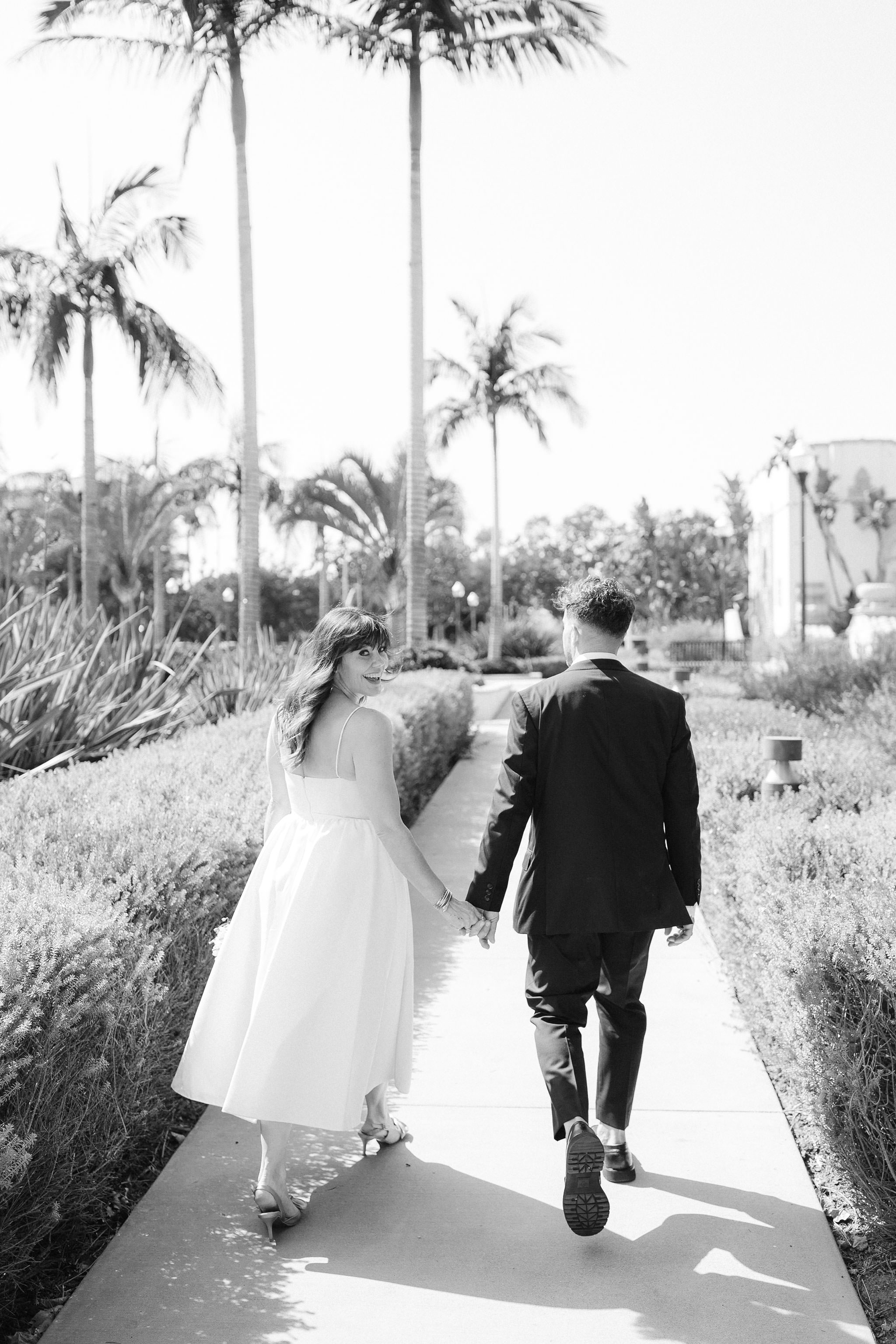 BEVERLY HILLS COURTHOUSE WEDDING 10 beverly hills courthouse wedding walking to city hall