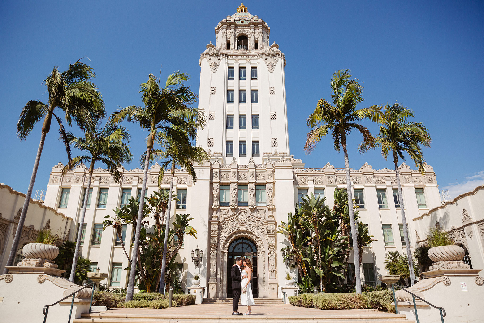 BEVERLY HILLS COURTHOUSE WEDDING 1 beverly hills courthouse wedding photography outside city hall