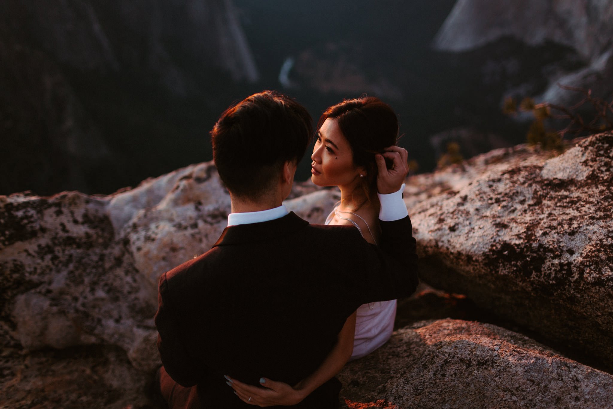 YOSEMITE WEDDING 8 sunset during yosemite elopement
