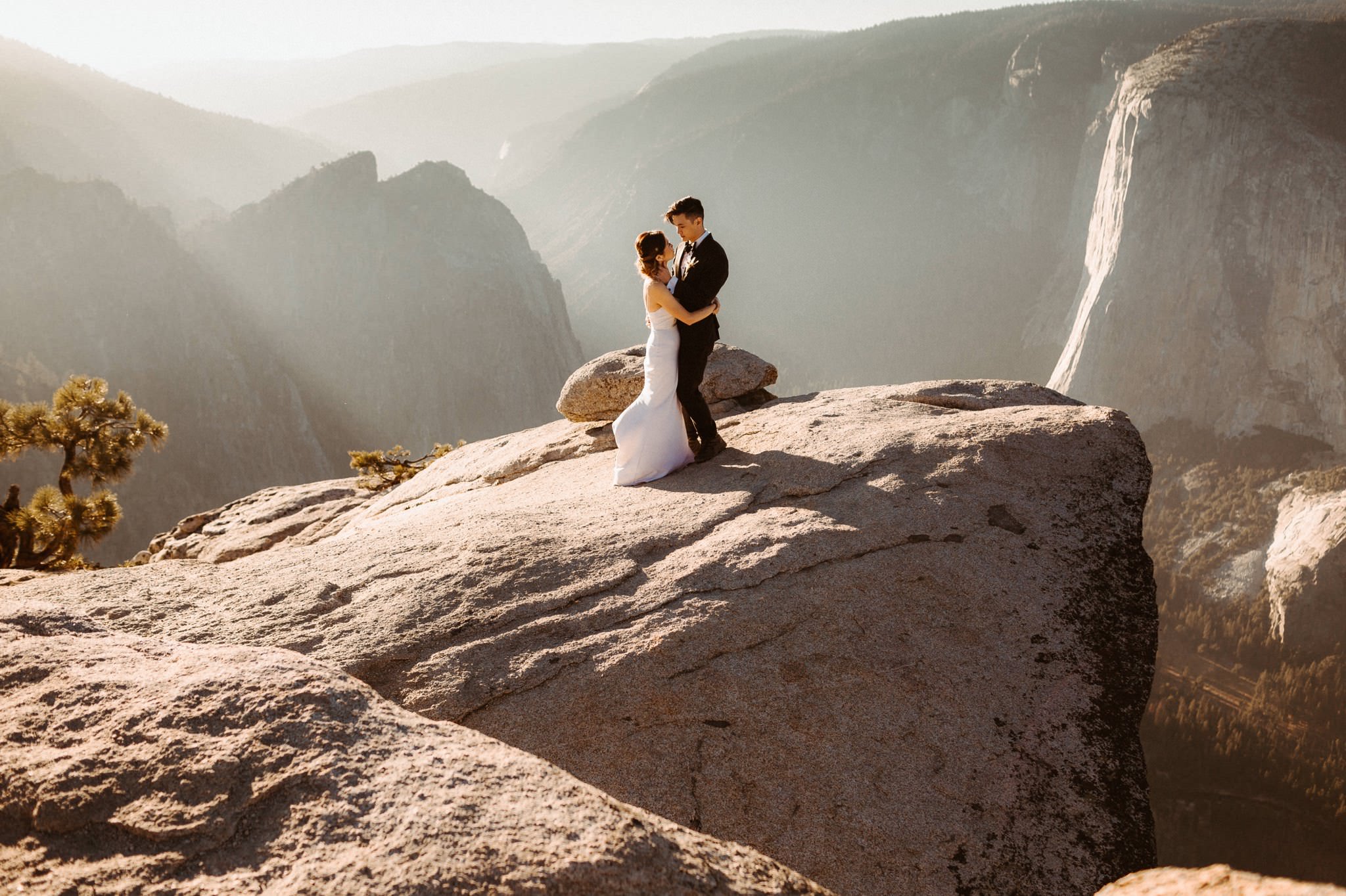 YOSEMITE WEDDING 5 yosemite elopement at taft point